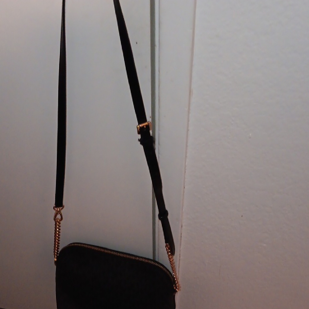 Michael Kors Preloved Black and Gold Crossbody Bag With New Replacement Strap. - Picture 9 of 14